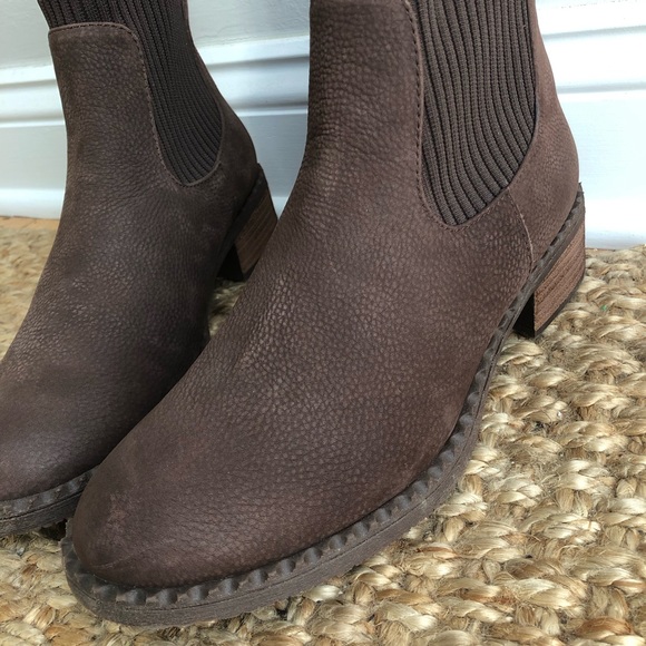 New with Stickers: Gentle Souls Best Chelsea Boot. Size 8.5 or 39.5 - Picture 4 of 15